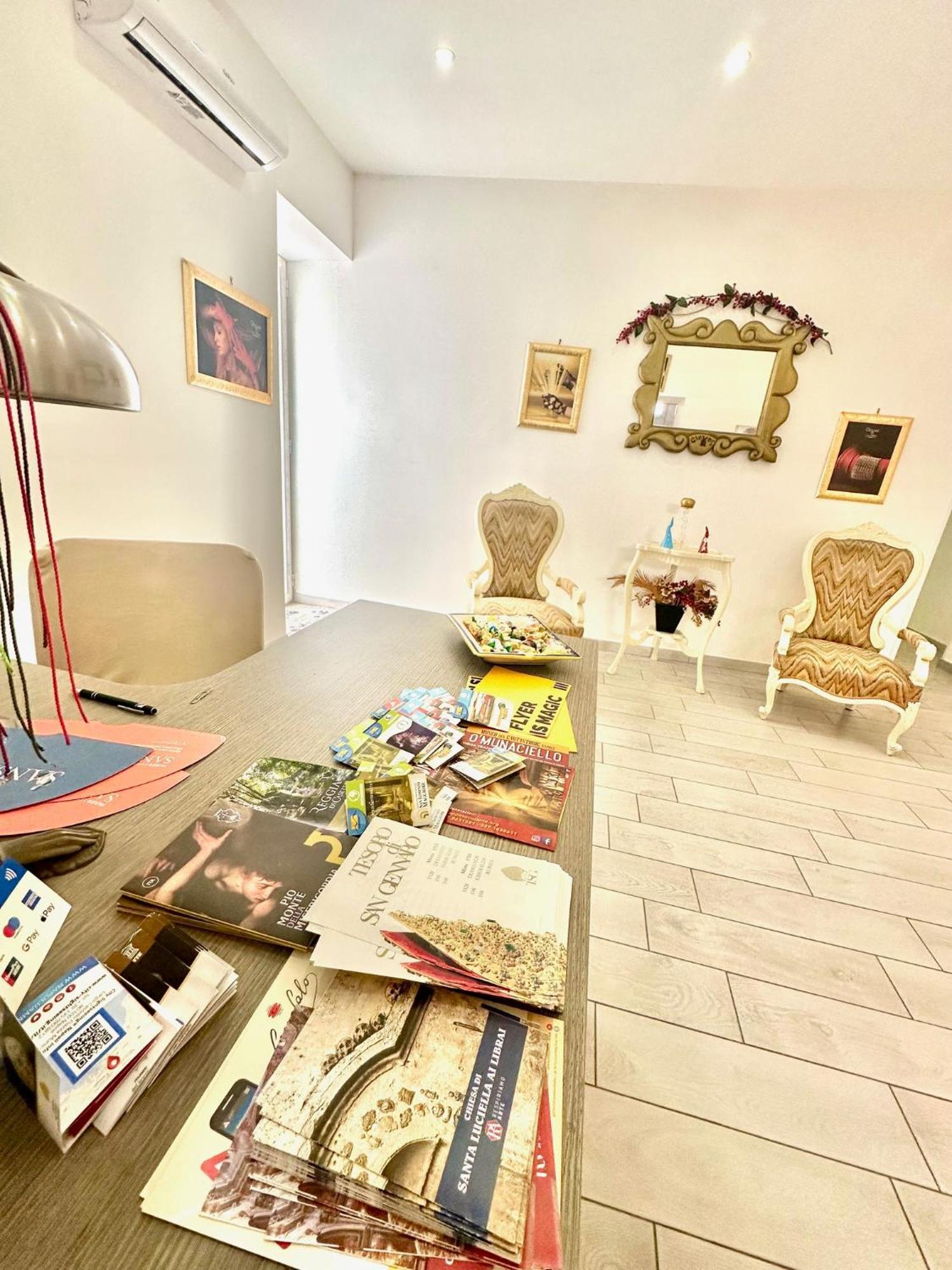 Gloves Rooms Неаполь Экстерьер фото