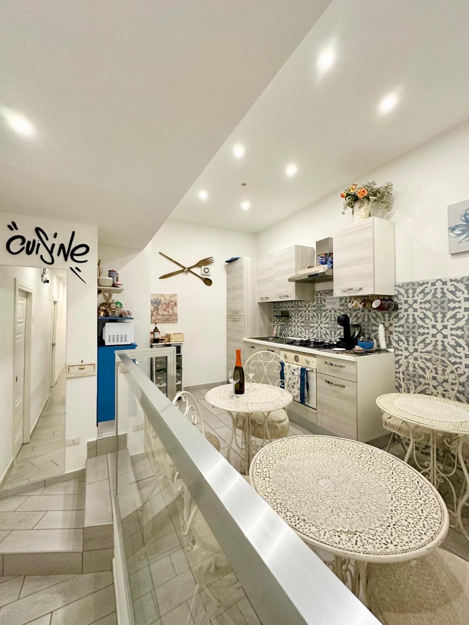 Gloves Rooms Неаполь Экстерьер фото