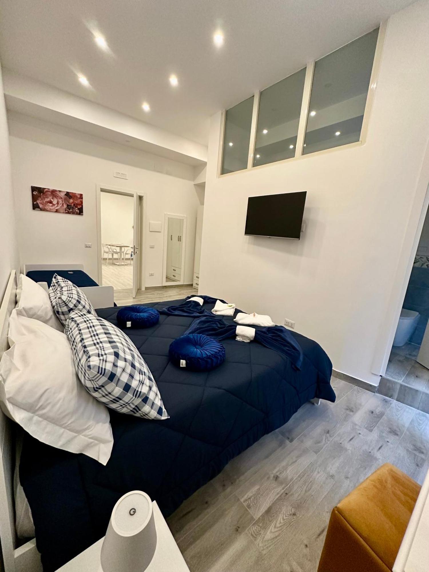 Gloves Rooms Неаполь Экстерьер фото