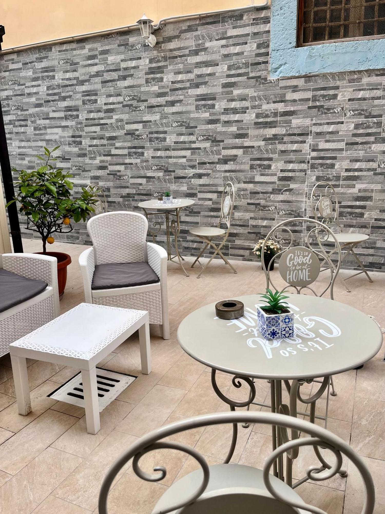 Gloves Rooms Неаполь Экстерьер фото